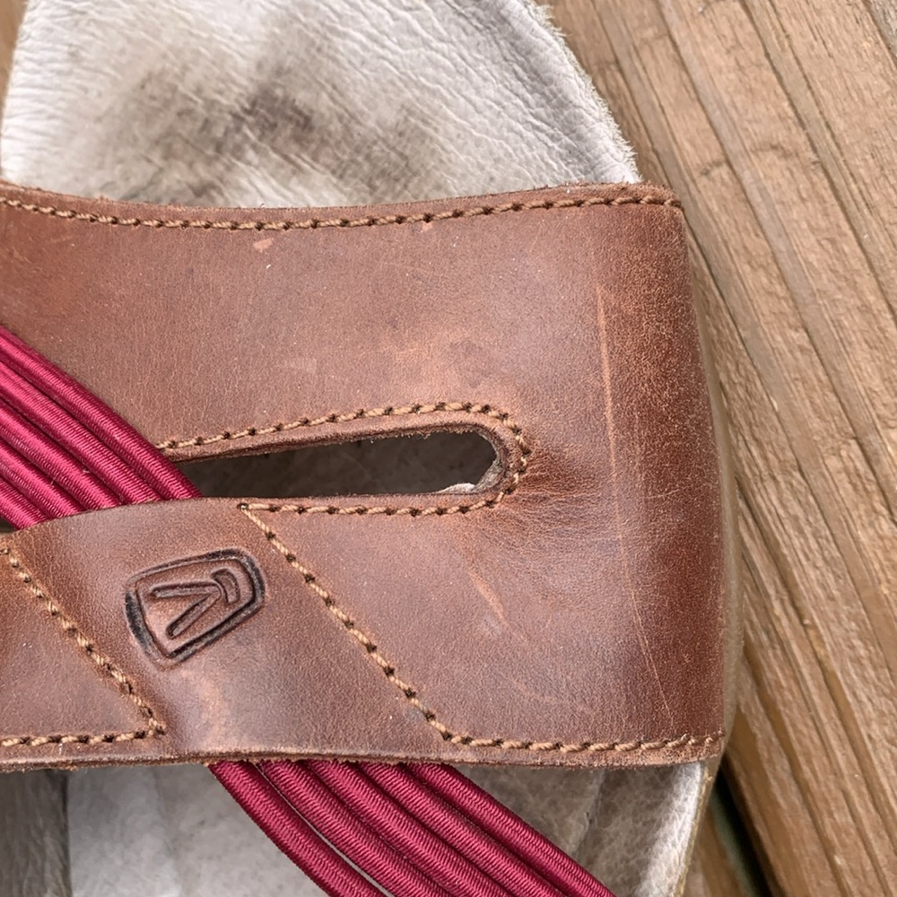 Keen leather sling back sandals with maroon detail. - Picture 10 of 10